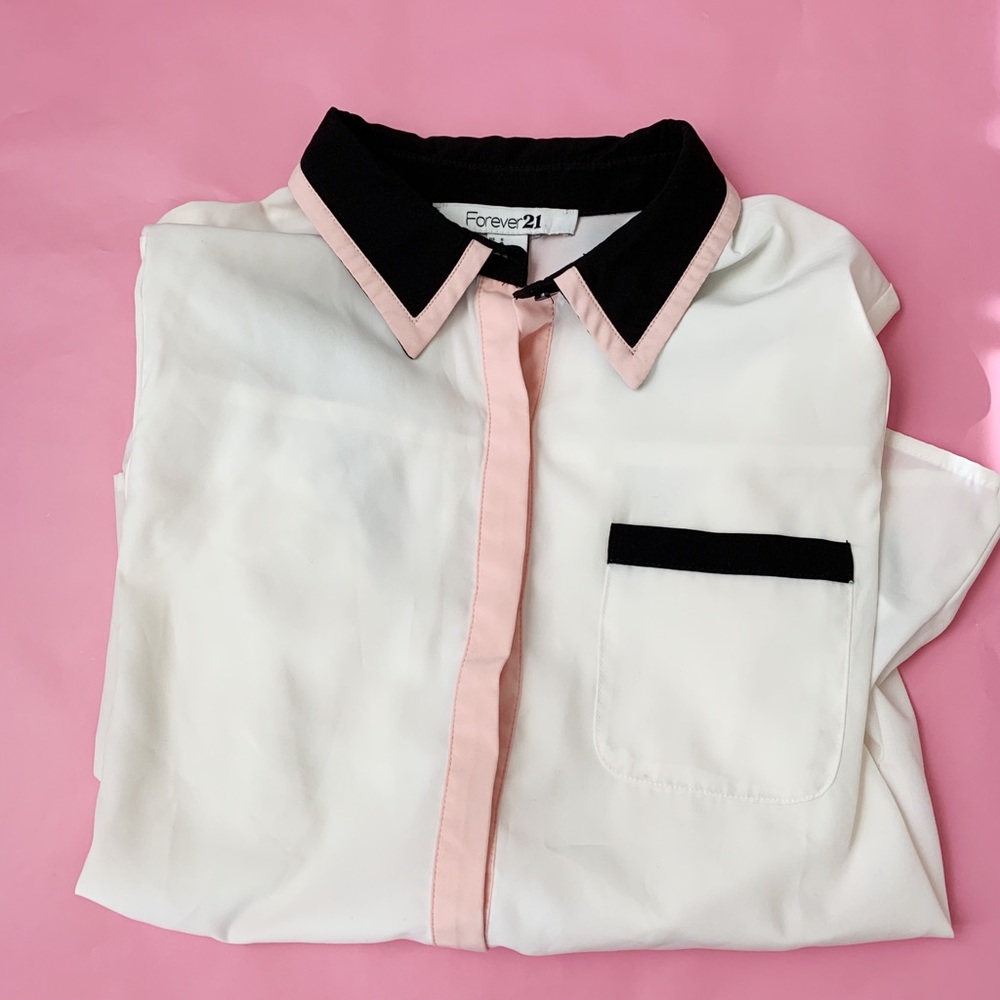 🛍beautiful button down blouse